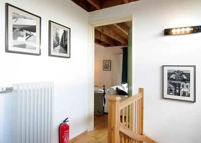 Accommodatie bij particulieren Tranquil Wooden House With Free Parking Amsterdam