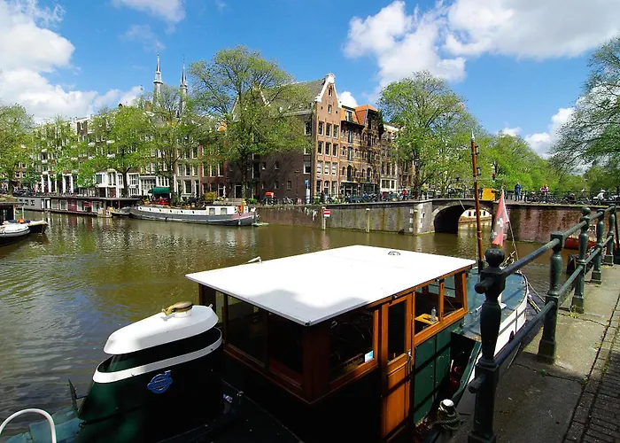 Tranquil Wooden House With Free Parking Accommodatie bij particulieren Amsterdam