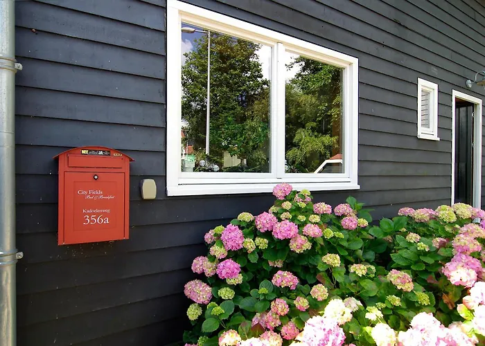 Accommodatie bij particulieren Tranquil Wooden House With Free Parking