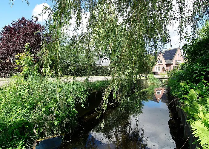 Tranquil Wooden House With Free Parking * Amsterdam