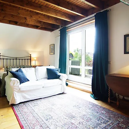 Tranquil Wooden House With Free Parking * אמסטרדם