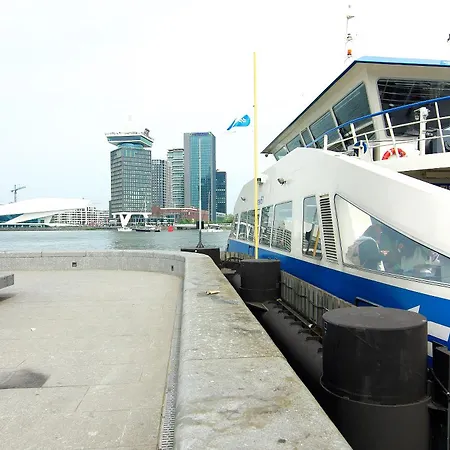 Tranquil Wooden House With Free Parking *