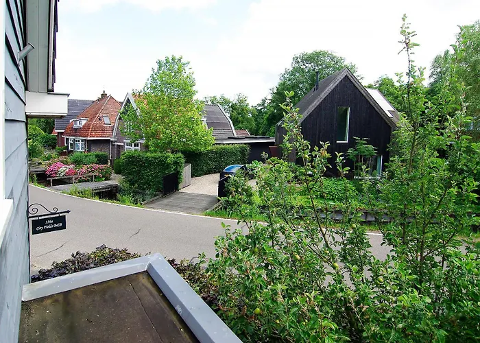 홈스테이 Tranquil Wooden House With Free Parking